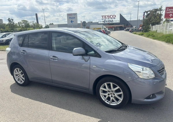 Toyota Verso cena 23900 przebieg: 192000, rok produkcji 2010 z Dukla małe 497